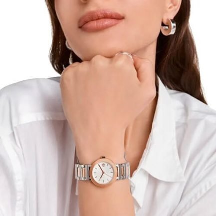 ساعة نسائية دكني بلونين