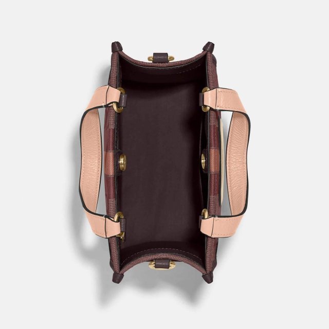 شنطة كروس جاكار المميزة من كوتش 4 شنطة كروس جاكار المميزة من كوتش